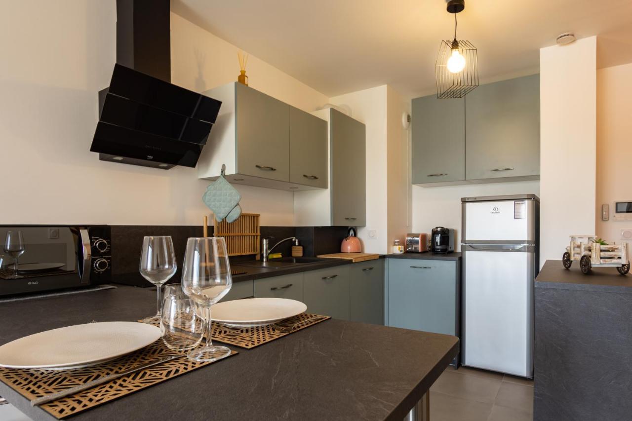 85 Geneve Confortable T2 Avec Parking Prive Анси Экстерьер фото
